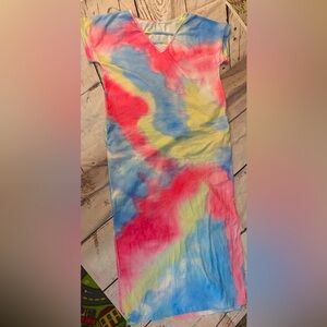 Vibrant Tie-Dye Maxi Dress with pockets